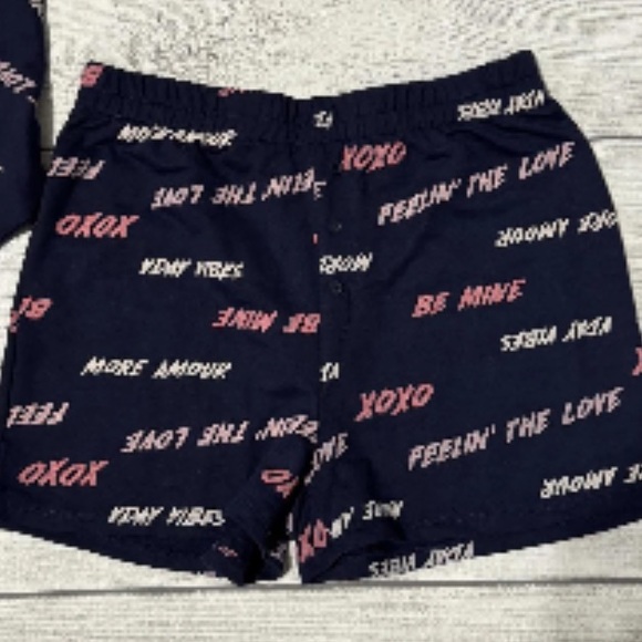 NWT Boxy Cut Sweatshirt & Shorts V-day PJ Set - Picture 5 of 8